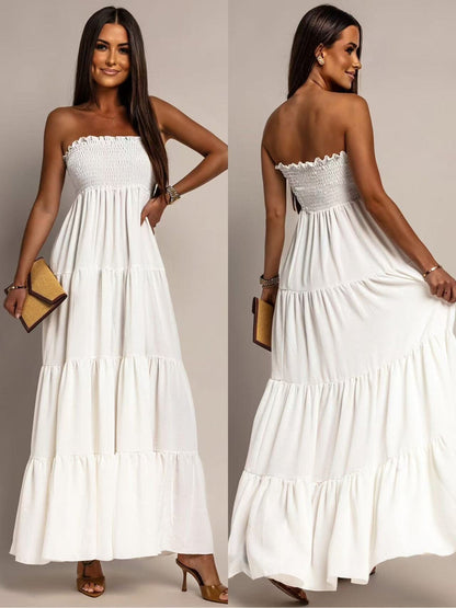 Model i Syma white summer dress fra webshoppen Aaberg Copenhagen