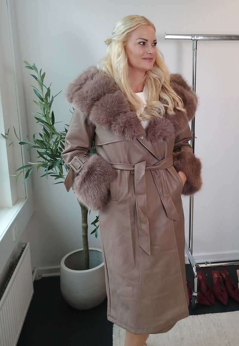 Flam faux leather coat muldvarp fra webshoppen Aaberg Copenhagen